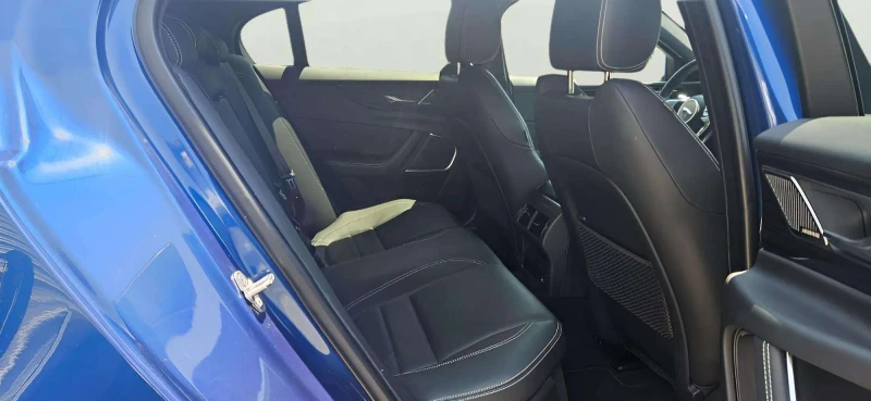 Jaguar XE 2.0, снимка 10 - Автомобили и джипове - 52078528