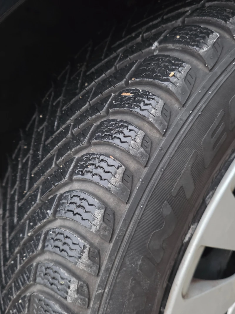 Toyota Yaris Yaris 116h France Business 5p + Stage Hybrid Acade, снимка 15 - Автомобили и джипове - 52830172