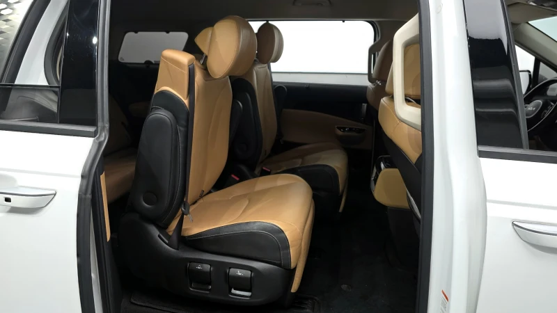 Kia Carnival 7 seater Noblesse autogeorge.com, снимка 12 - Автомобили и джипове - 53152922