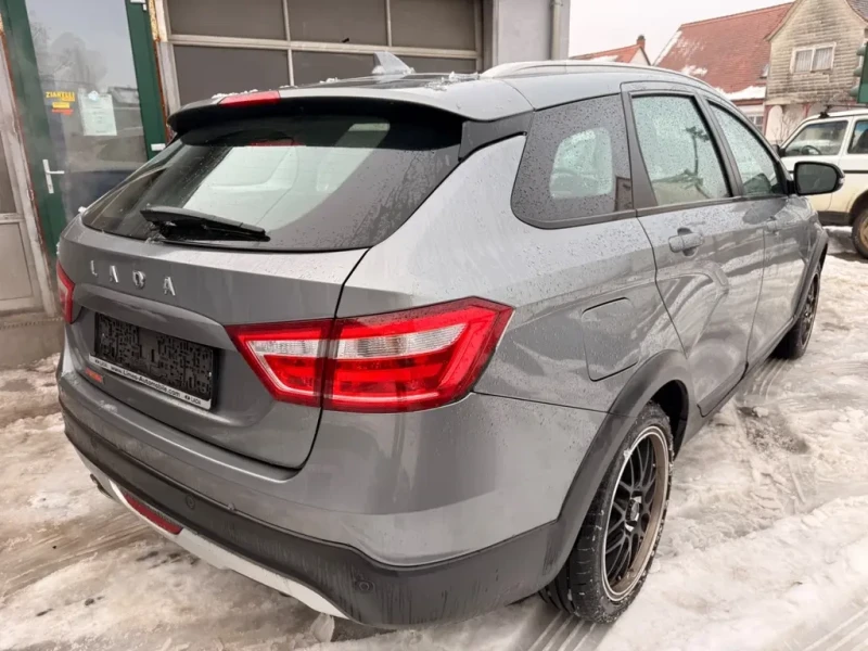 Lada Vesta 2 броя Седан и Комби - На части , снимка 4 - Автомобили и джипове - 53152565