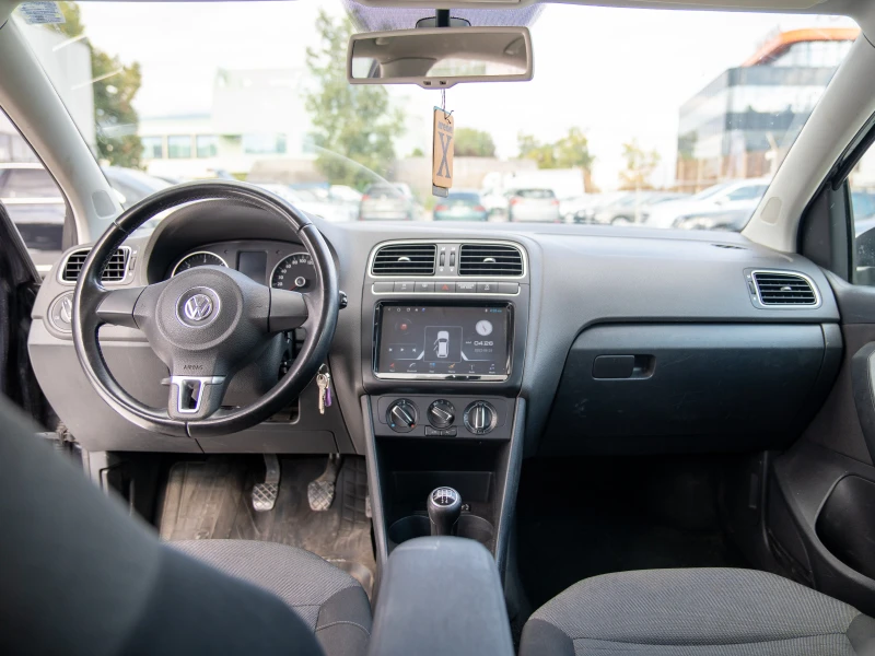 VW Polo 1.6 TDİ BLUEMOTİON, снимка 14 - Автомобили и джипове - 53327573