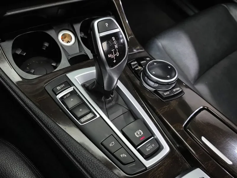 BMW 528 i, снимка 9 - Автомобили и джипове - 54591317