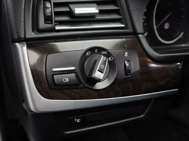 BMW 528 i, снимка 17 - Автомобили и джипове - 54591317
