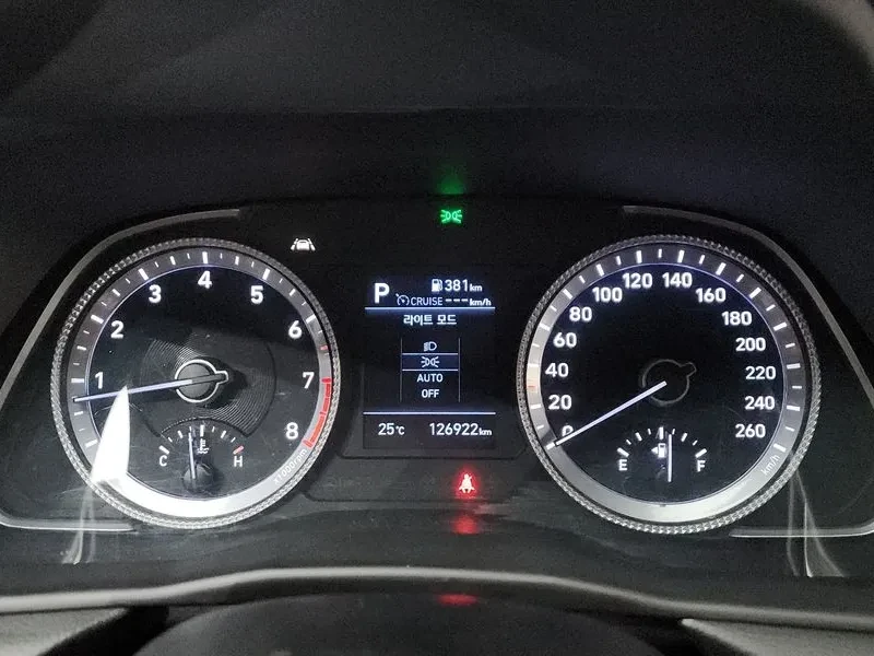 Hyundai Sonata 2.0 PREMIUM, снимка 8 - Автомобили и джипове - 54955371