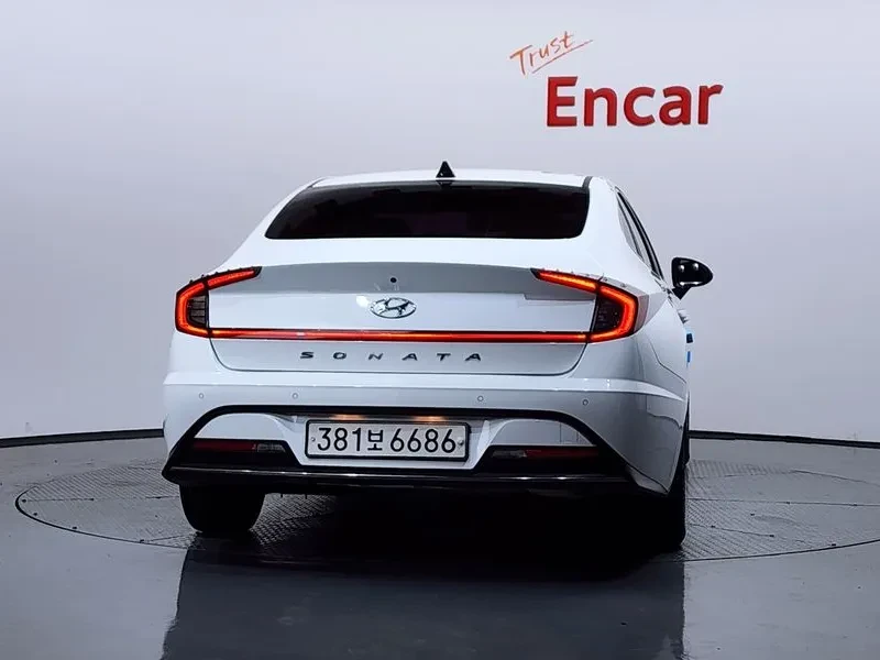 Hyundai Sonata 2.0 PREMIUM, снимка 4 - Автомобили и джипове - 54955371