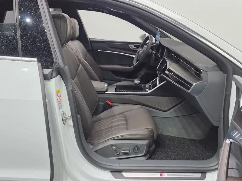 Audi A7 (4K) 55 Tfsi Quattro Premium, снимка 11 - Автомобили и джипове - 54996679