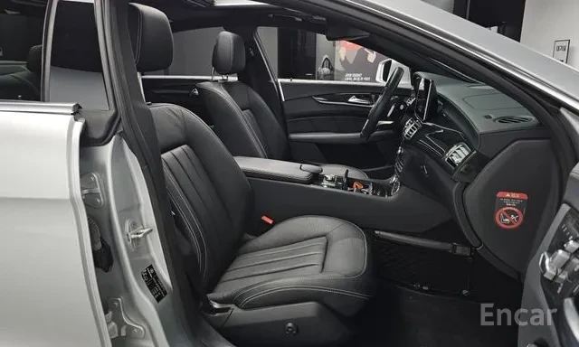 Mercedes-Benz CLS 400 AMG ПАКЕТ | FACELIFT | ОБДУХВАНЕ | 360 | 24К Км | , снимка 12 - Автомобили и джипове - 55613126