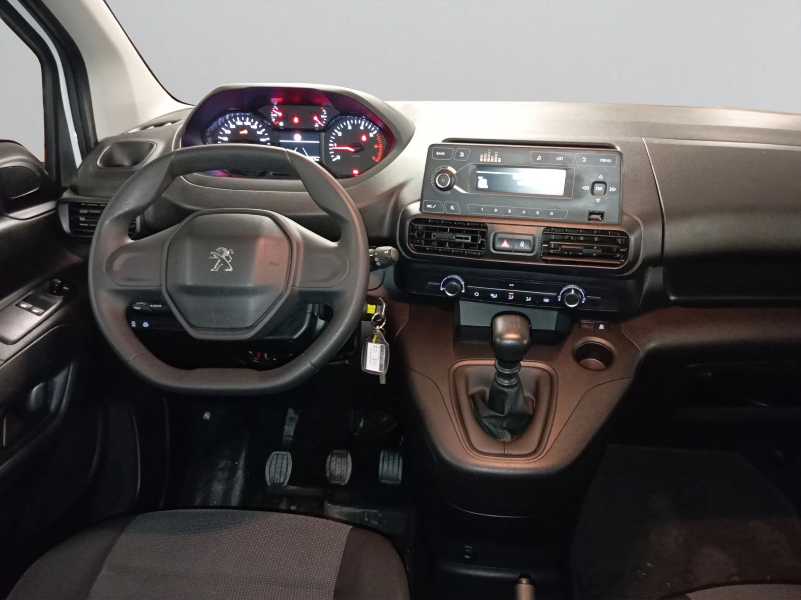 Peugeot Rifter Standard ACTIVE 1.5 BlueHDI 102 BVM6 S&S E6 - изображение 9