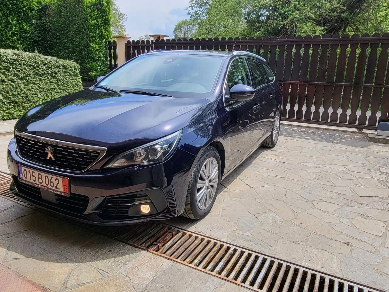 Peugeot 308 1.2i.. Distr...Navi.. като нов 130к.с - изображение 3