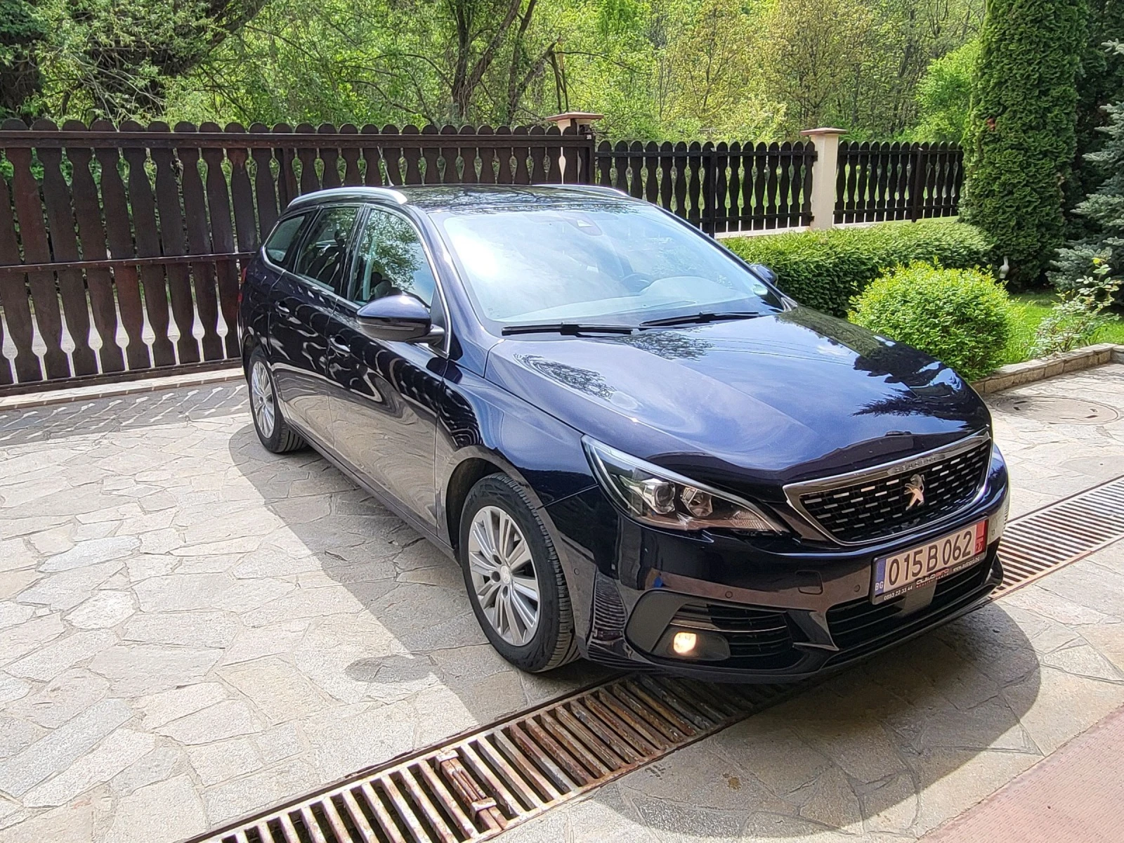 Peugeot 308 1.2i.. Distr...Navi.. като нов 130к.с - изображение 4