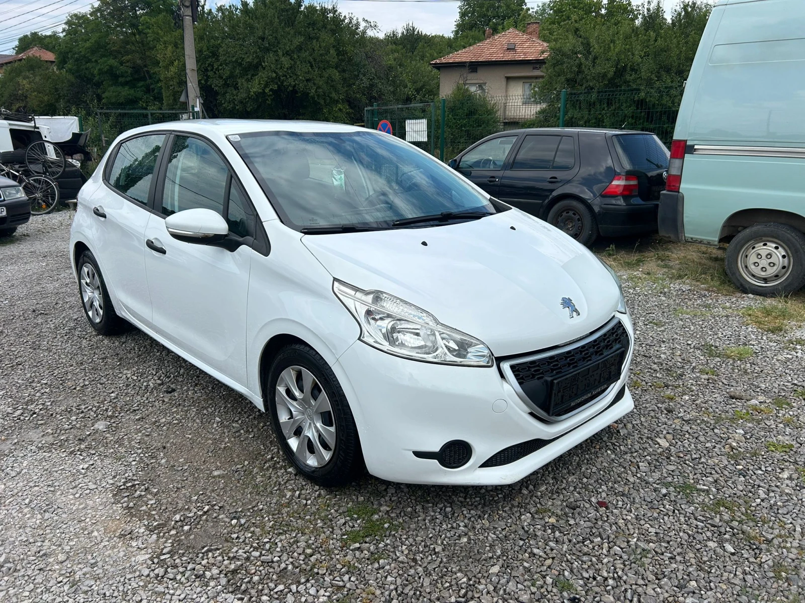 Peugeot 208 1.4HDI - изображение 2