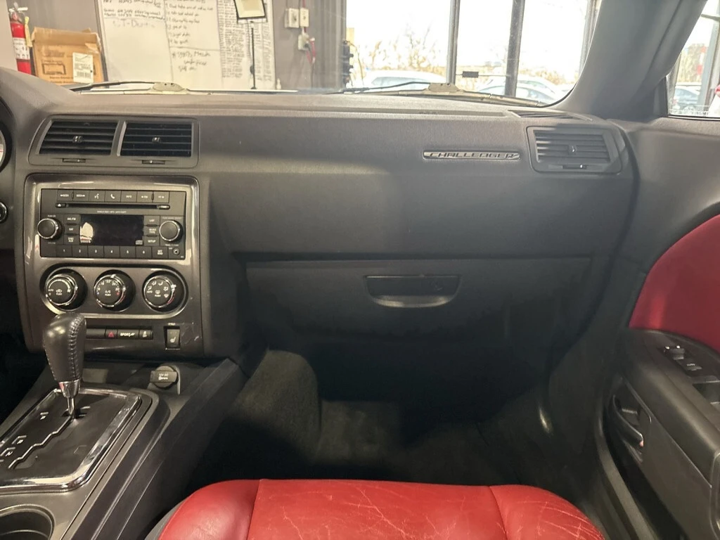 Dodge Challenger * SXT /Leather/Heated Seats/Bluetooth/B Cam/Clean  | Mobile.bg � ����������� 13