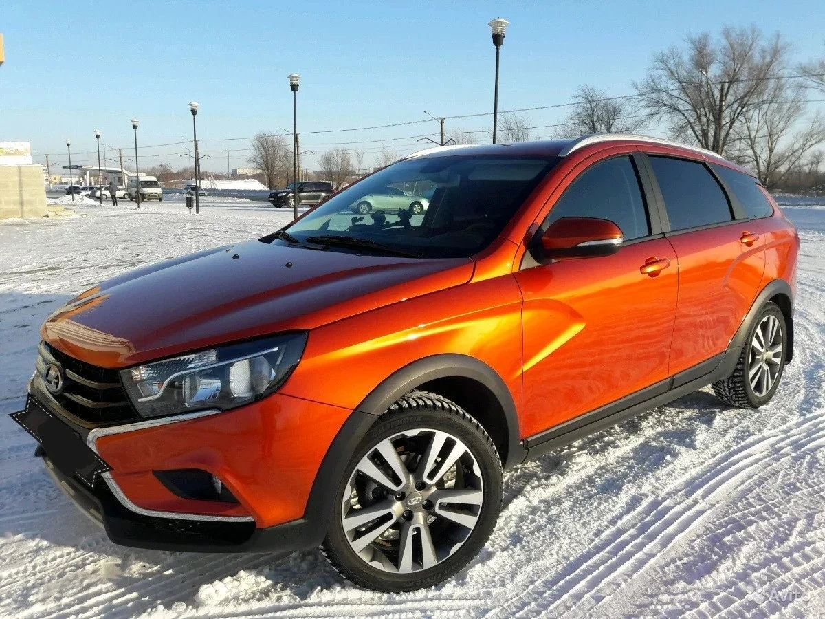 Lada Vesta 2 броя Седан и Комби Cross - На части 