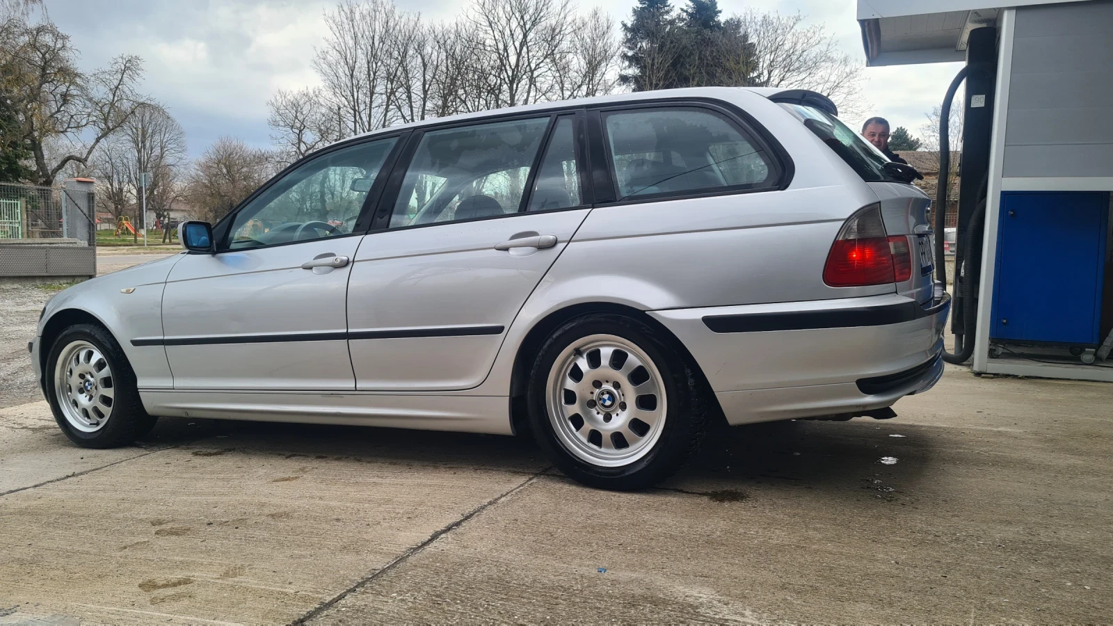 BMW 320, снимка 4 - Автомобили и джипове - 53905005