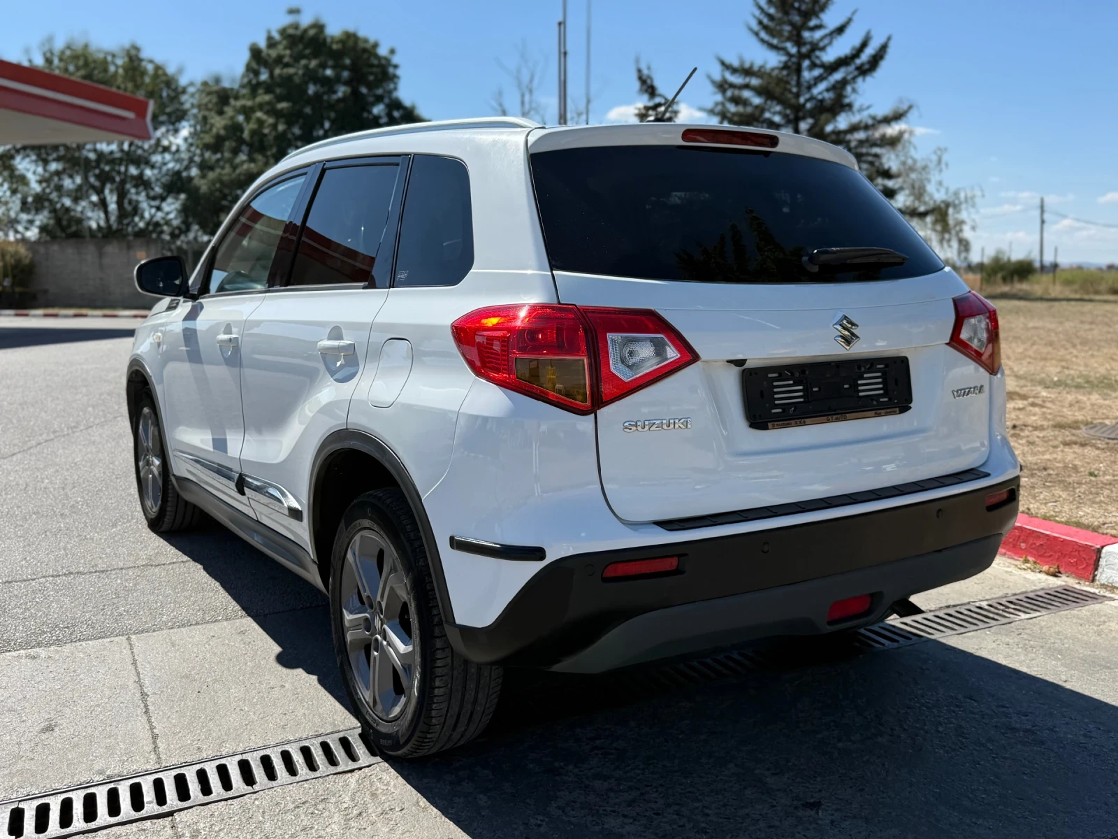 Suzuki Vitara 1.6DDIS V-TOP безплатна регистрация, снимка 5 - Автомобили и джипове - 54554950