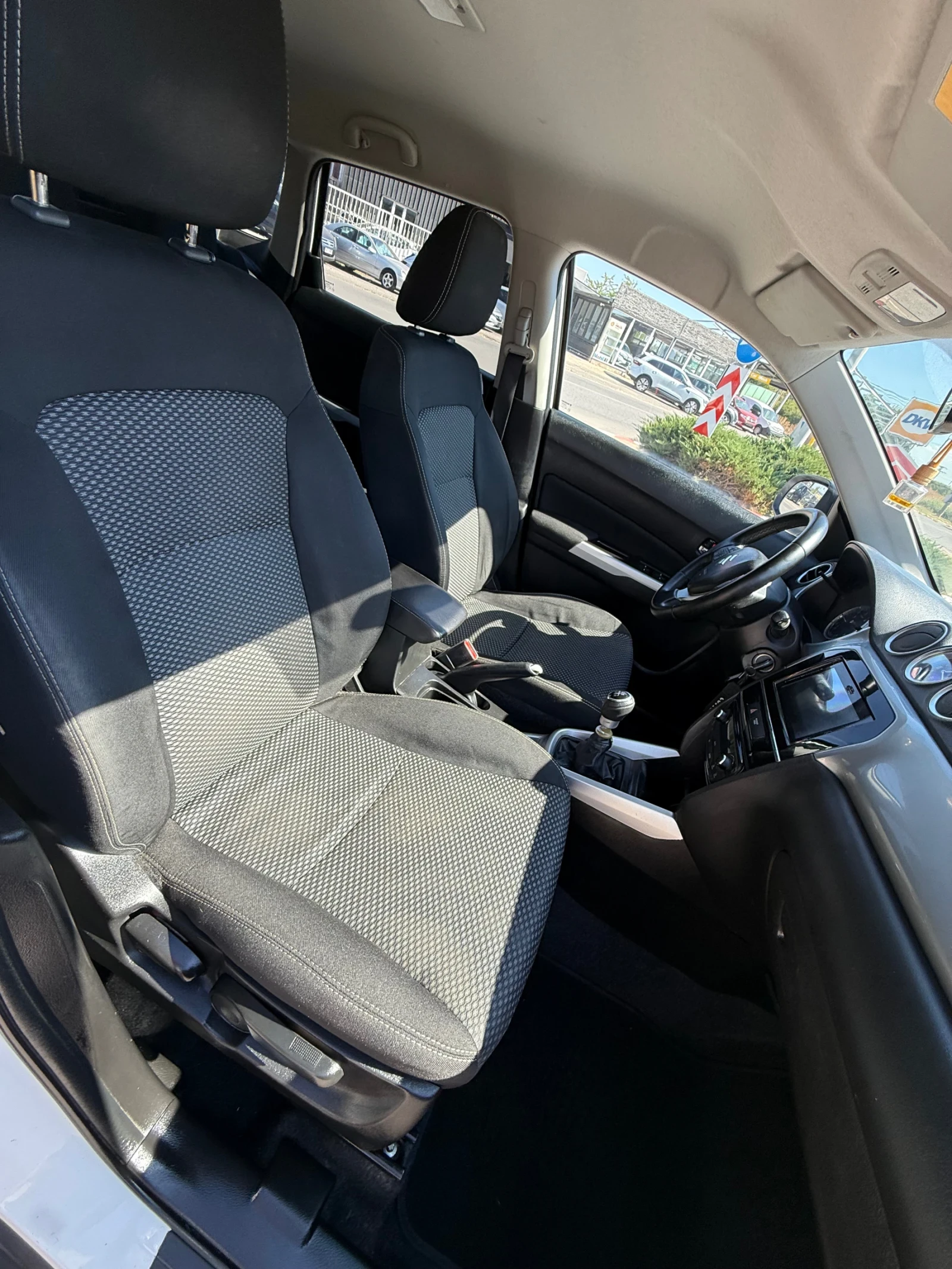 Suzuki Vitara 1.6DDIS V-TOP безплатна регистрация, снимка 12 - Автомобили и джипове - 54554950