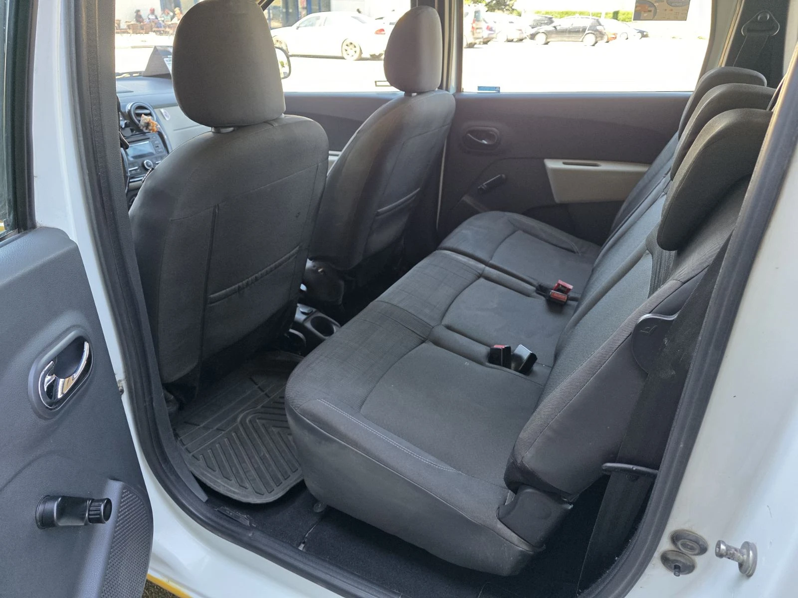 Dacia Lodgy 1.6 8V 6+ 1, снимка 9 - Автомобили и джипове - 54571324