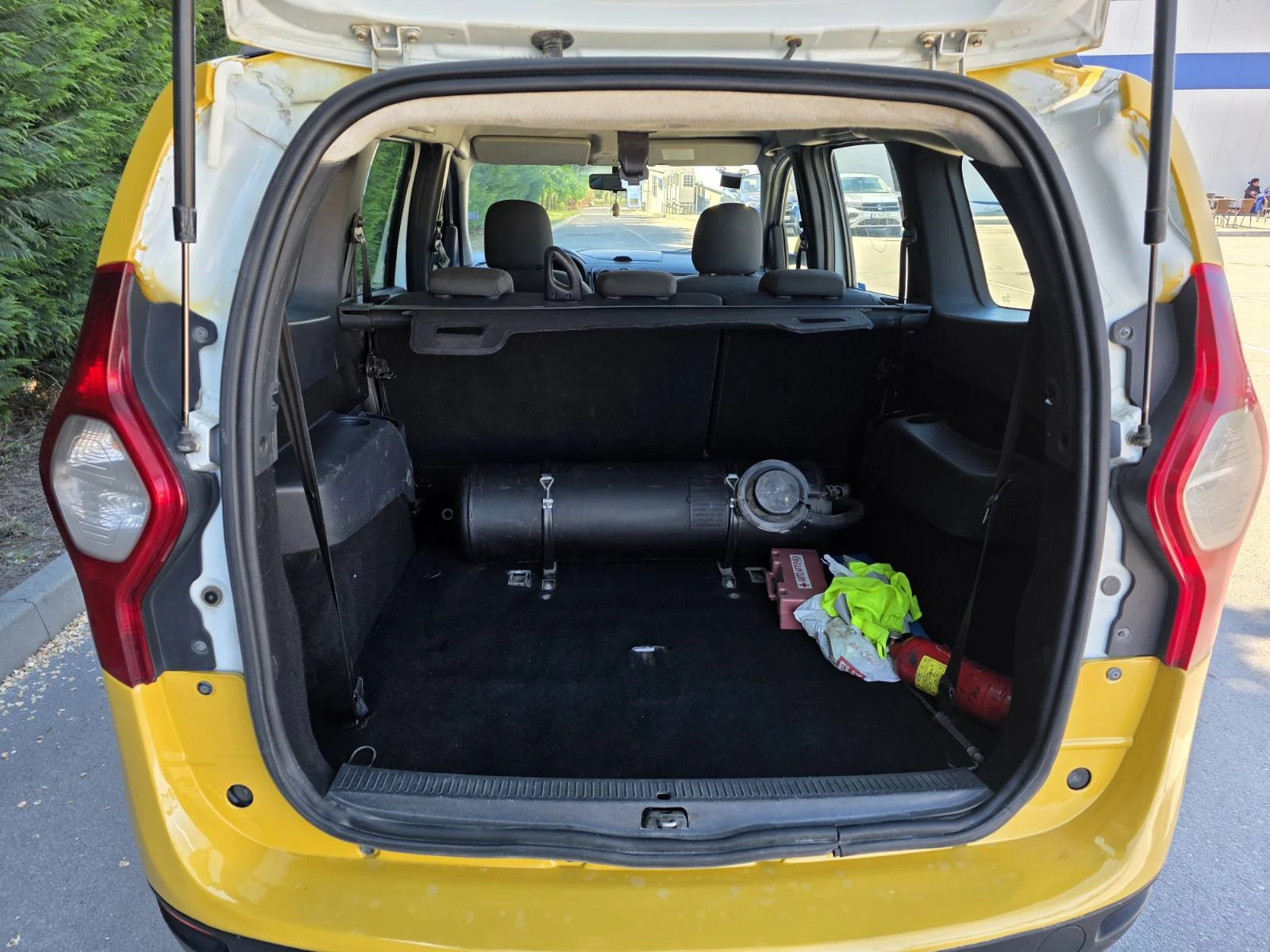 Dacia Lodgy 1.6 8V 6+ 1, снимка 7 - Автомобили и джипове - 54571324