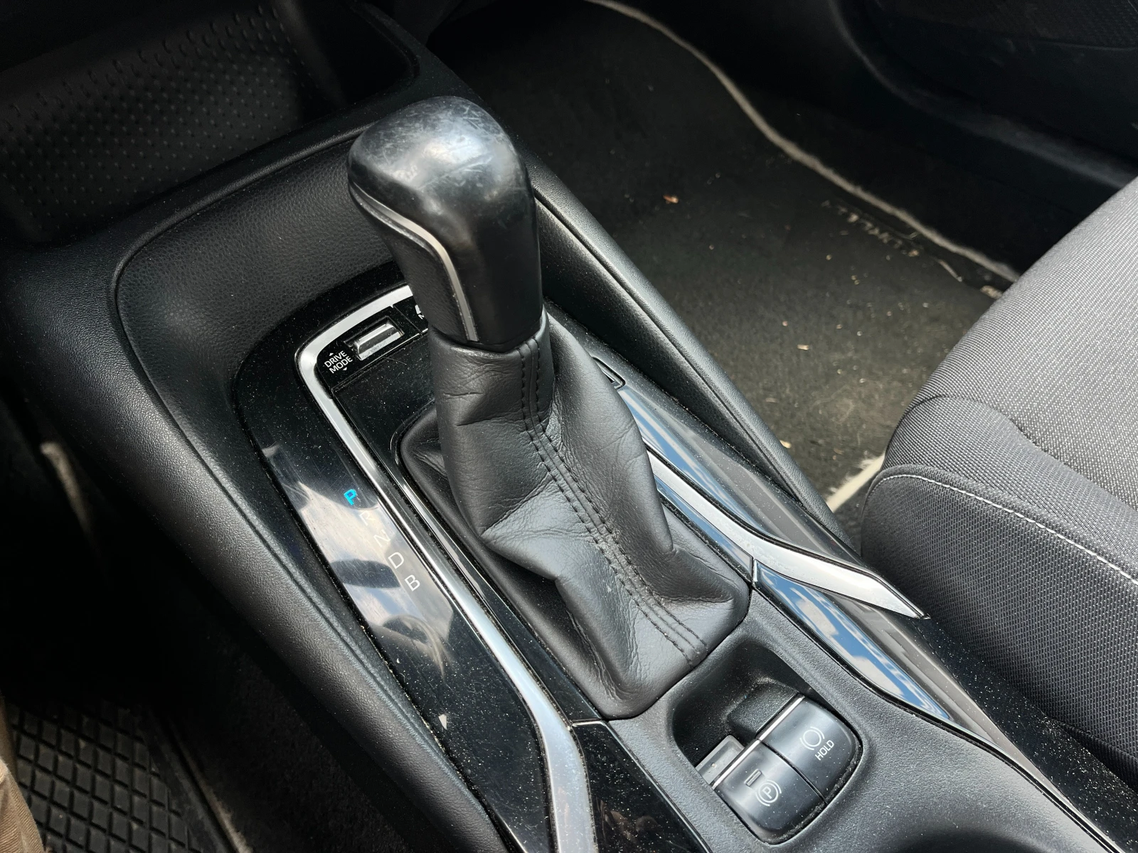 Toyota Corolla 1.8i HYBRID A�������� | Mobile.bg � ����������� 13