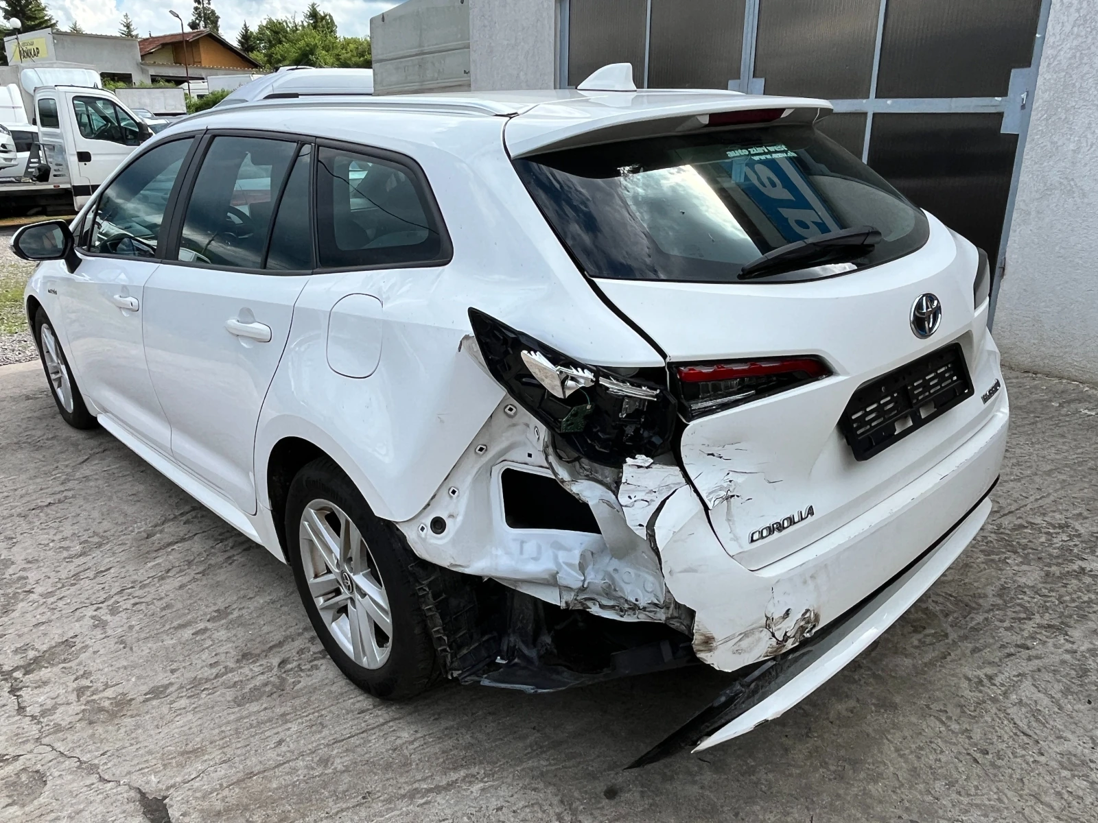 Toyota Corolla 1.8i HYBRID A�������� | Mobile.bg � ����������� 7