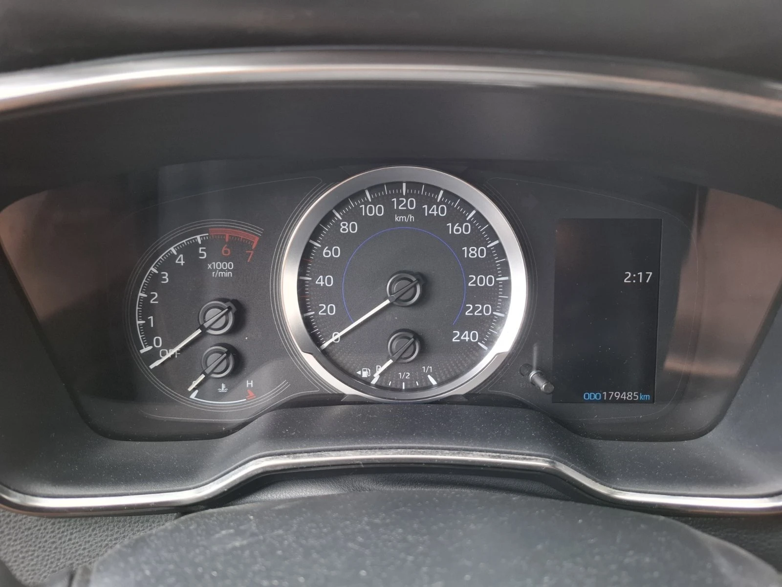 Toyota Corolla 1.8i HYBRID A�������� | Mobile.bg � ����������� 9