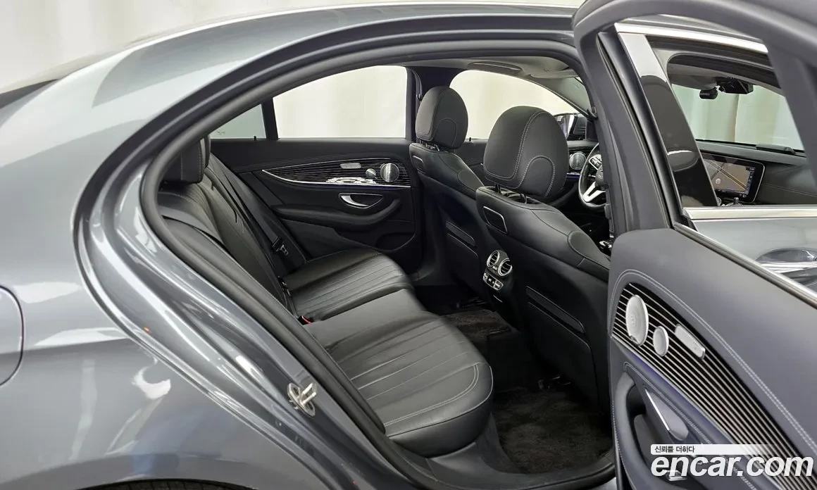 Mercedes-Benz E 450 3.0 4MATIC Exclusive, снимка 11 - Автомобили и джипове - 55090450
