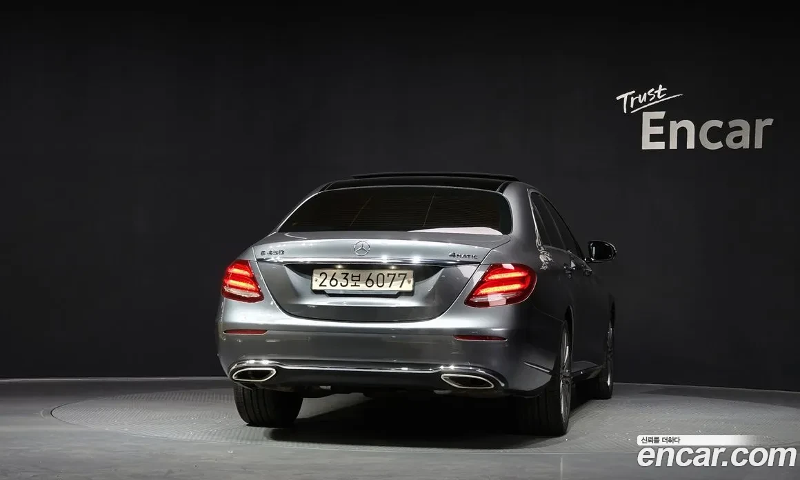 Mercedes-Benz E 450 3.0 4MATIC Exclusive, снимка 4 - Автомобили и джипове - 55090450