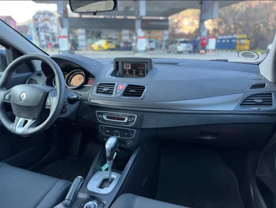 Renault Megane, снимка 2 - Автомобили и джипове - 55095274