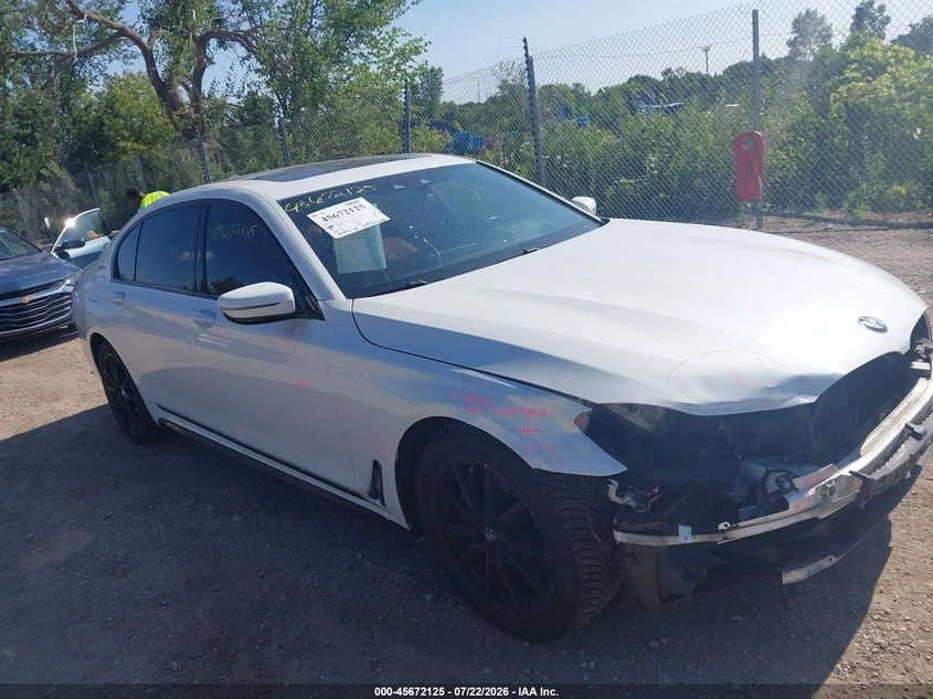 BMW 740 E xDrive PERFORMANCE* M SPORT* HEAD UP* PANO, снимка 2 - Автомобили и джипове - 55538084
