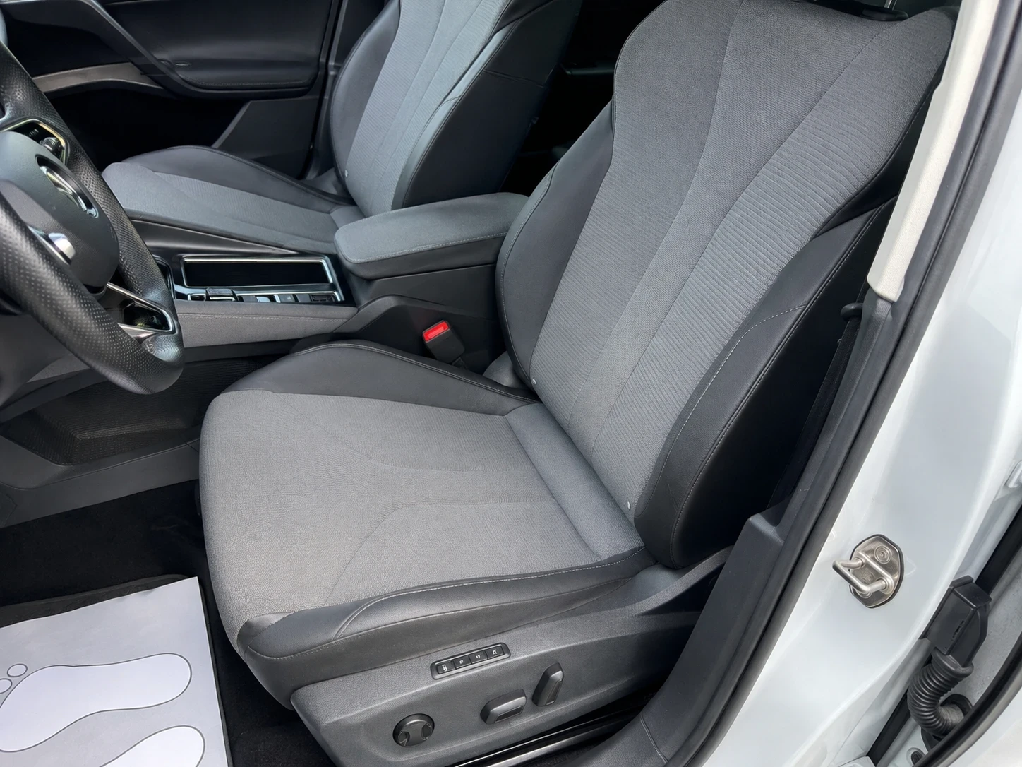 Skoda Enyaq iV 80   520 КМ ПРОБЕГ   ПАНОРАМА   360  КАМЕРИ   D, снимка 11 - Автомобили и джипове - 55664981