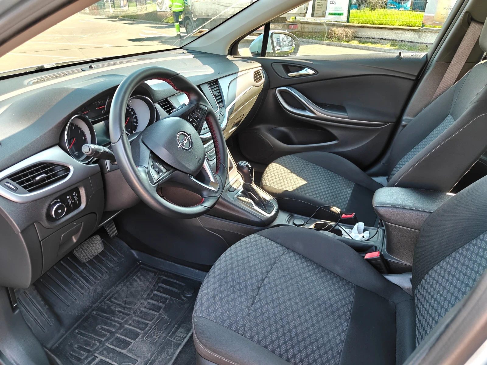 Opel Astra 1.4 Turbo Automatic , снимка 10 - Автомобили и джипове - 55746985