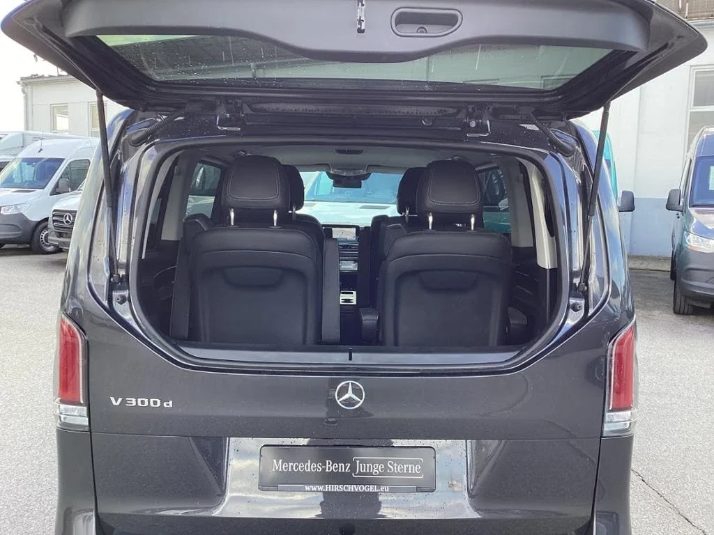 Mercedes-Benz V 300 d / AMG / AVANTGARDE / 360 / 6 МЕСТЕН / , снимка 17 - Автомобили и джипове - 55824300