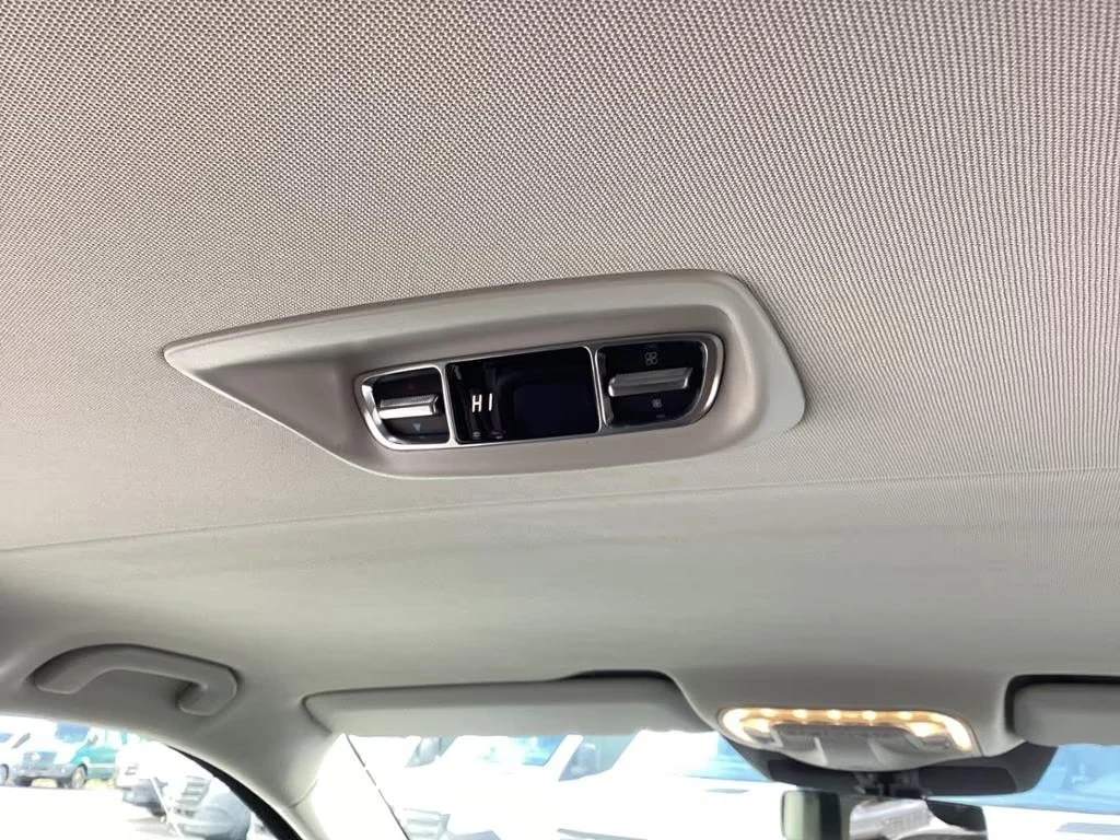 Mercedes-Benz V 300 d / AMG / AVANTGARDE / 360 / 6 МЕСТЕН / , снимка 15 - Автомобили и джипове - 55824300