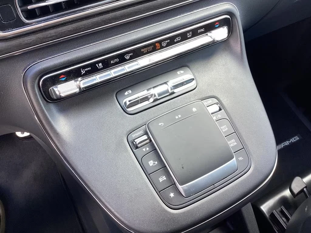 Mercedes-Benz V 300 d / AMG / AVANTGARDE / 360 / 6 МЕСТЕН / , снимка 11 - Автомобили и джипове - 55824300