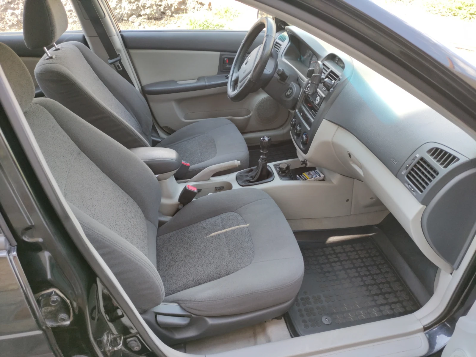 Kia Cerato, снимка 15 - Автомобили и джипове - 55969371