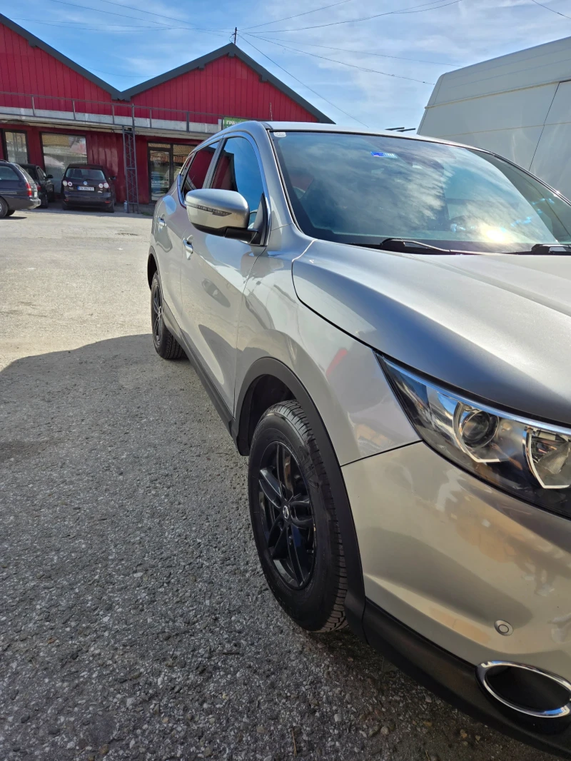 Nissan Qashqai, снимка 2 - Автомобили и джипове - 47507641