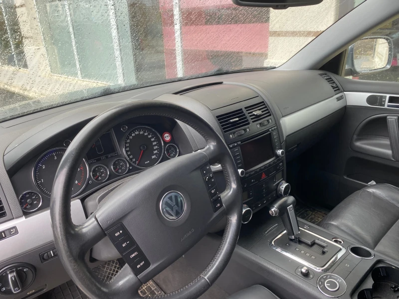 VW Touareg, снимка 9 - Автомобили и джипове - 48417081