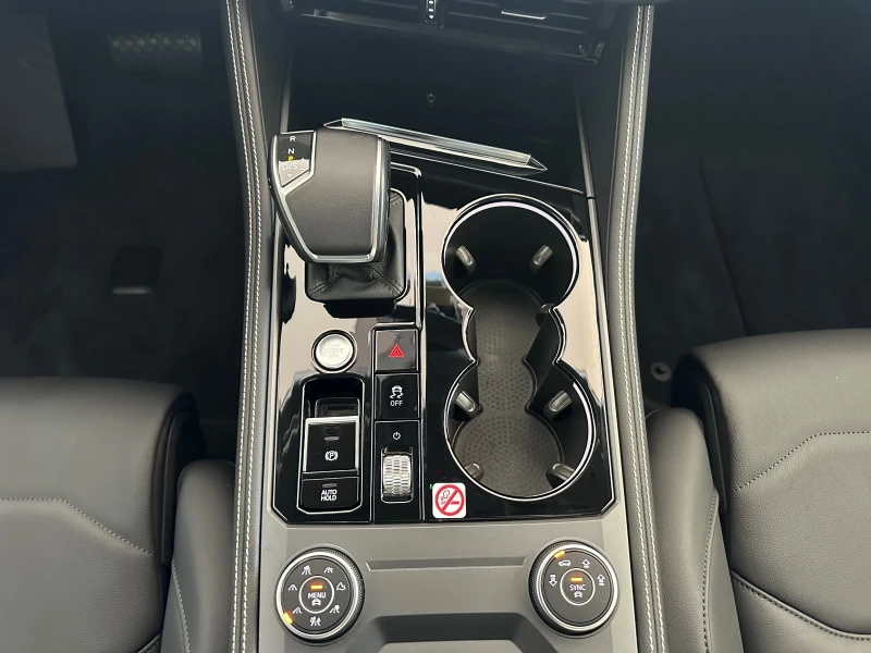 VW Touareg Elegance, снимка 14 - Автомобили и джипове - 51092386