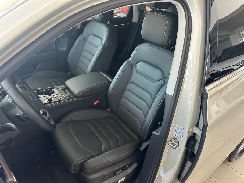 VW Touareg Elegance, снимка 8 - Автомобили и джипове - 51092386