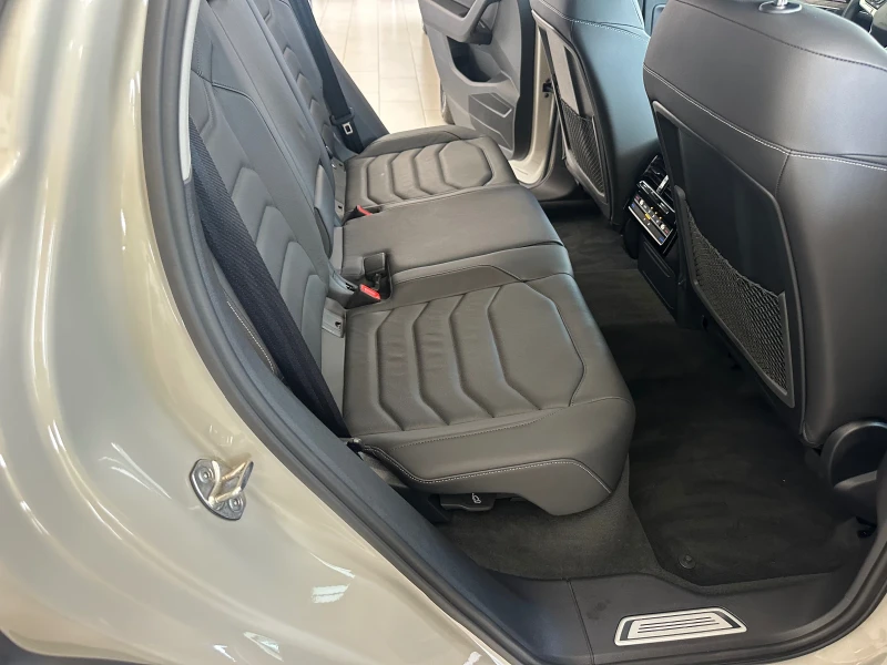 VW Touareg Elegance, снимка 9 - Автомобили и джипове - 51092386