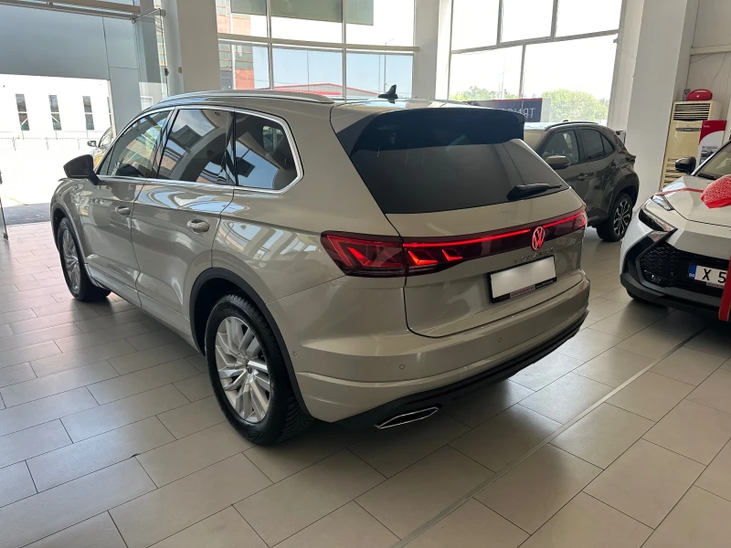 VW Touareg Elegance, снимка 3 - Автомобили и джипове - 51092386