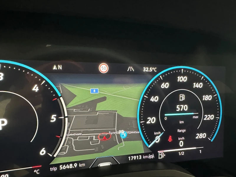 VW Touareg Elegance, снимка 16 - Автомобили и джипове - 51092386