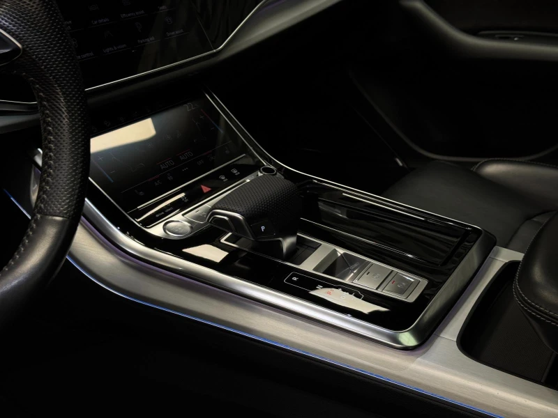 Audi Q8 50TDI Quattro S-line* Matrix* Bang&Olufsen* HuD* 3, снимка 15 - Автомобили и джипове - 51533529