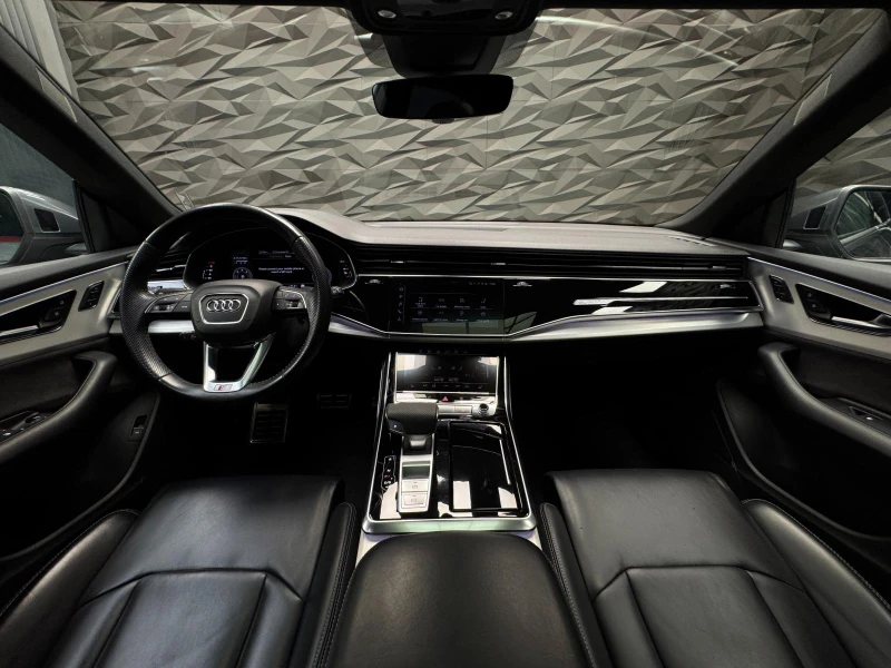 Audi Q8 50TDI Quattro S-line* Matrix* Bang&Olufsen* HuD* 3, снимка 11 - Автомобили и джипове - 51533529