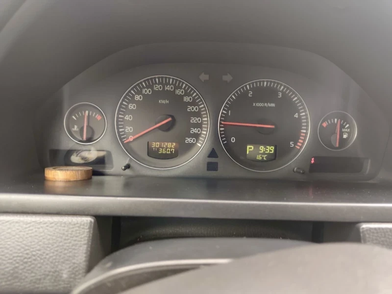 Volvo Xc90, снимка 9 - Автомобили и джипове - 52680431