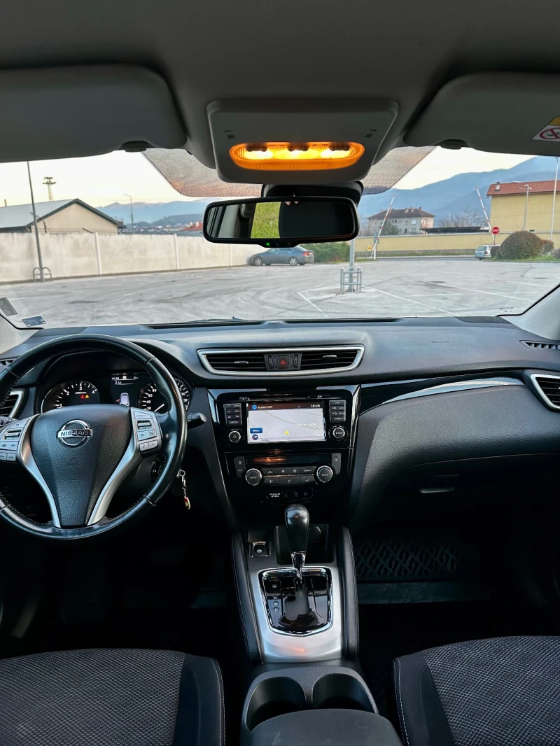 Nissan Qashqai 1.6 DCI  НАПЪЛНО ОБСЛУЖЕН, снимка 8 - Автомобили и джипове - 52831264