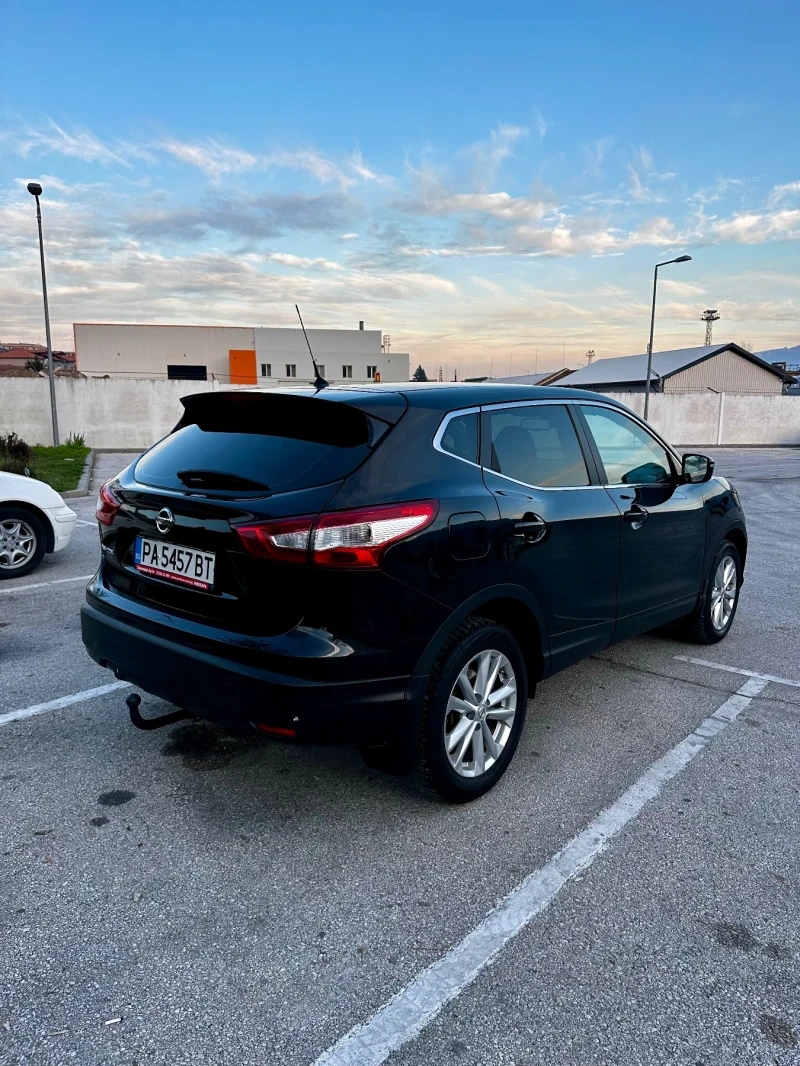 Nissan Qashqai 1.6 DCI  НАПЪЛНО ОБСЛУЖЕН, снимка 6 - Автомобили и джипове - 52831264