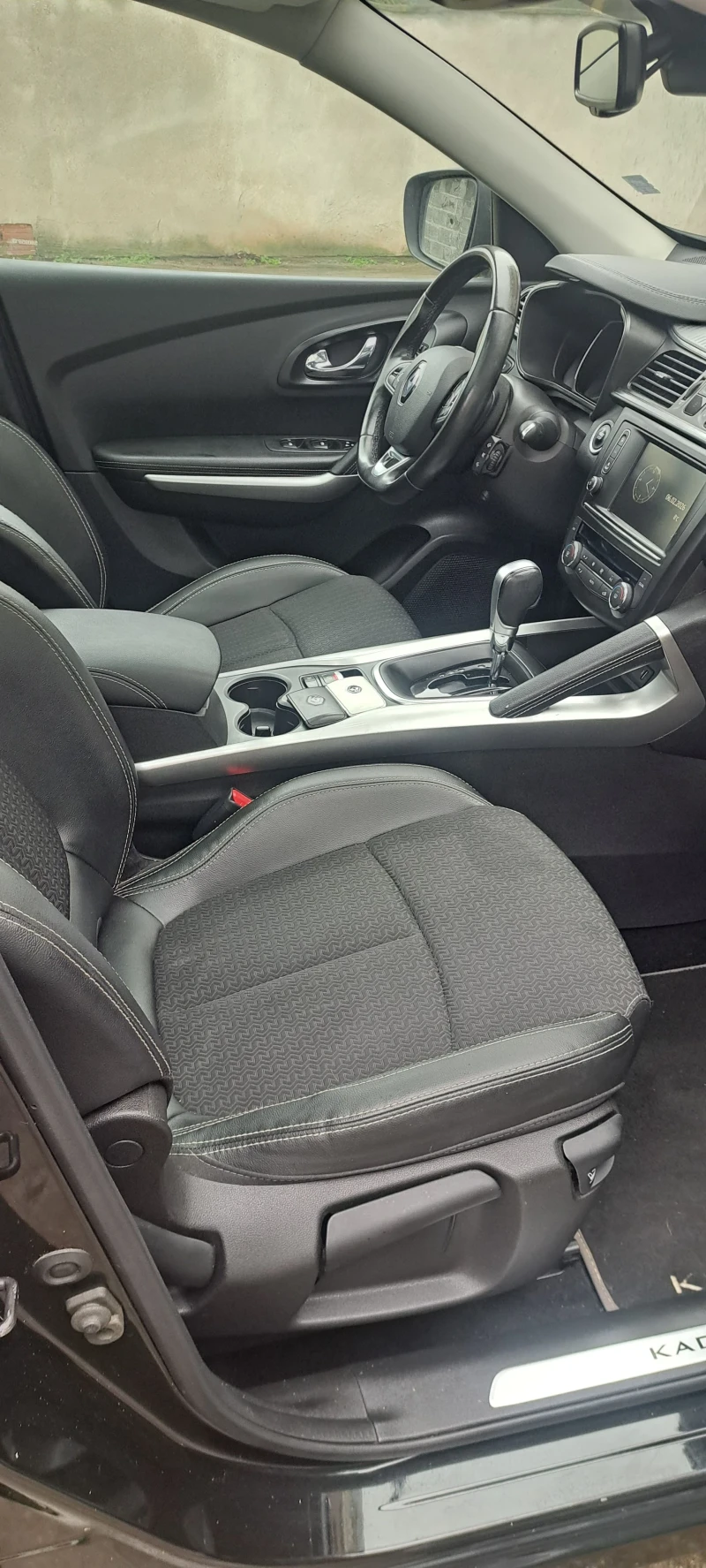 Renault Kadjar 1.2i 130кс, снимка 15 - Автомобили и джипове - 53381854