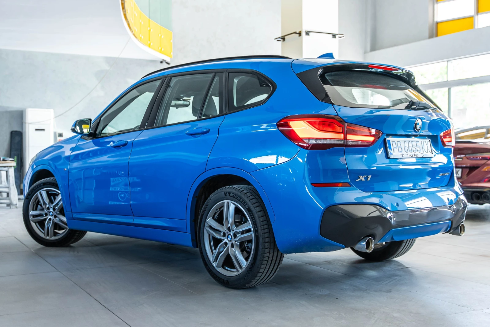 BMW X1 Xdrive 20i M-pack - изображение 3