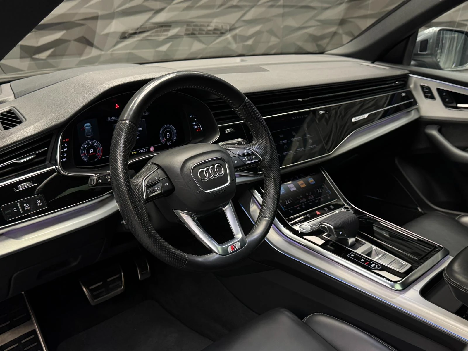 Audi Q8 50TDI Quattro S-line* Matrix* Bang&Olufsen* HuD* 3 - изображение 9